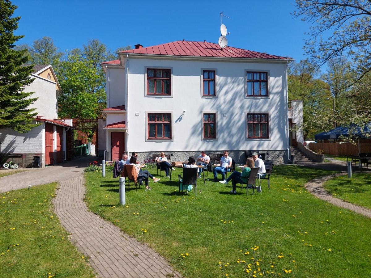 Villa Meri Apartments Пярну Экстерьер фото
