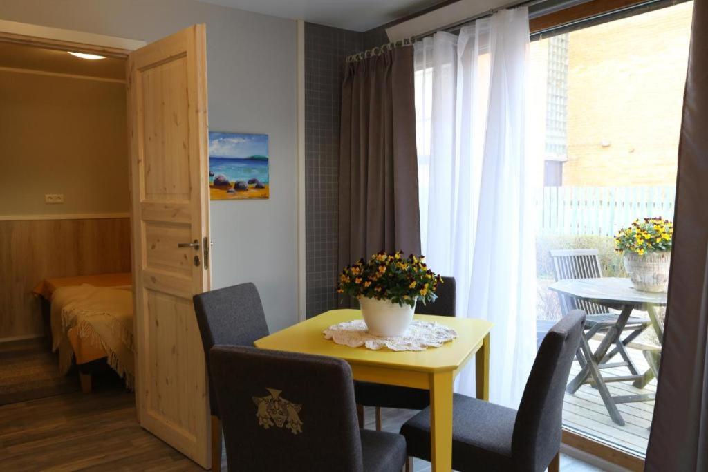 Villa Meri Apartments Пярну Экстерьер фото